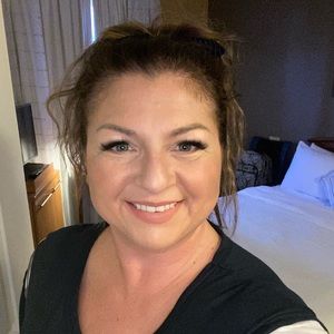 Meet your Posher, Angela